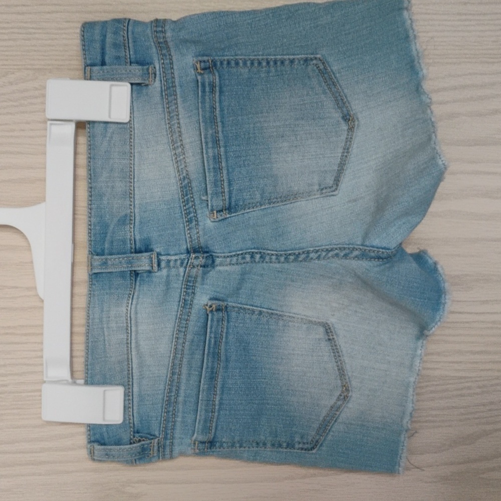 Light Blue Denim Shorts with Daisy Embroidery - Picture 4 of 4